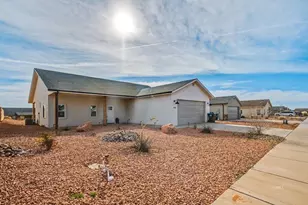 1595 S Creekside Dr W, Kanab, UT 84741 - Photo 1