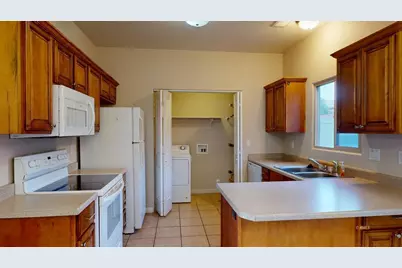 300 E 300 N, Kanab, UT 84741 - Photo 7