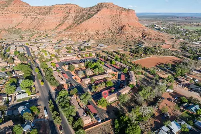 300 E 300 N #I-8, Kanab, UT 84741 - Photo 49