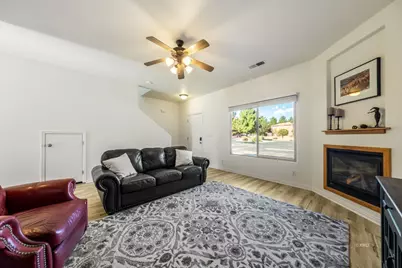 300 E 300 N #I-8, Kanab, UT 84741 - Photo 7