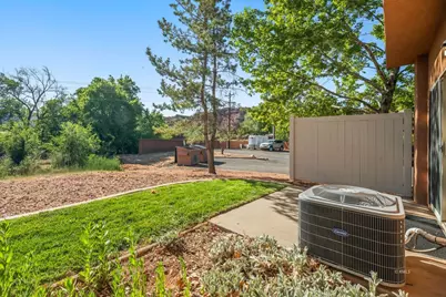300 E 300 N #I-8, Kanab, UT 84741 - Photo 41