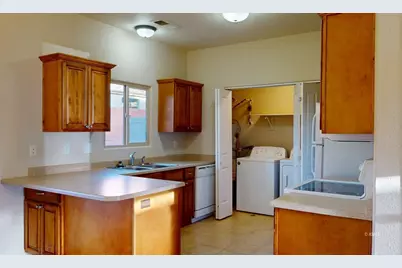 300 E 300 N #D6, Kanab, UT 84741 - Photo 9