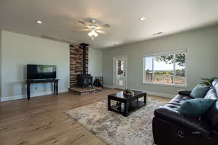 4860 E Boulder Bluff Blvd, Kanab, UT 84741 - Photo 11