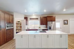 1613 S West Creekside Dr, Kanab, UT 84741 - Photo 11