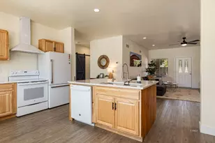 818 S Pear Tree Ln, Kanab, UT 84741 - Photo 9