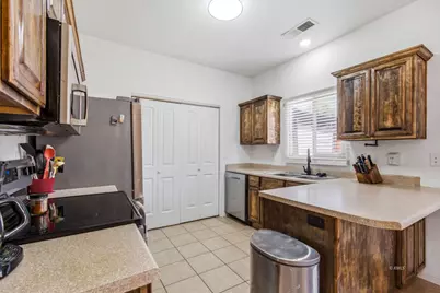 300 E 300 N #D5, Kanab, UT 84741 - Photo 9