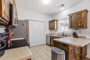 300 E 300 N, Kanab, UT 84741 - Photo 9