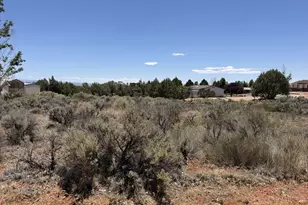 781 W Vance Dr, Kanab, UT 84741 - Photo 1