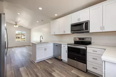 573 W Chamberlain Dr, Kanab, UT 84741 - Photo 5