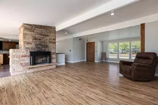 61 W 200 N, Kanab, UT 84741 - Photo 3