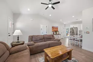 899 W Vance Dr, Kanab, UT 84741 - Photo 7