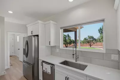 899 W Vance Dr, Kanab, UT 84741 - Photo 13