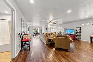 475 N 300 W, Kanab, UT 84741 - Photo 13