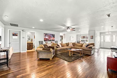 475 N 300 W, Kanab, UT 84741 - Photo 11