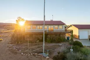 1100 S Revolution Way, Big Water, UT 84741 - Photo 11