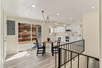 442 N 250 E, Kanab, UT 84741 - Photo 11