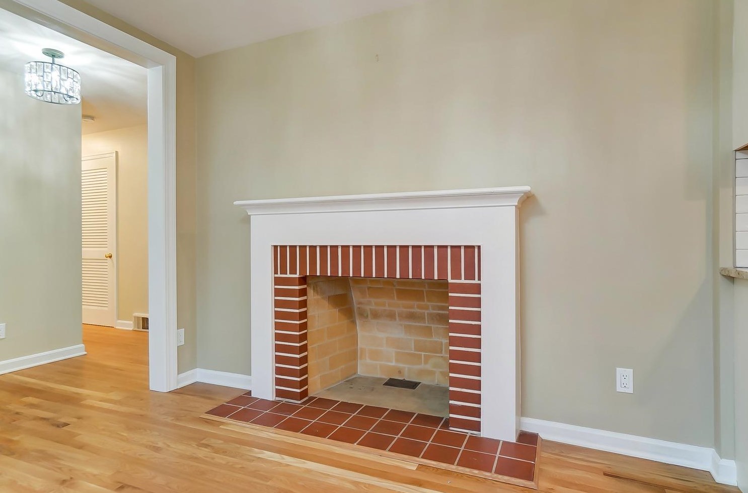 2871 Pineridge Ave, Cincinnati OH  45208-2817 exterior
