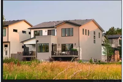 892 Clifton Crest Terrace, Cincinnati, OH 45220 - Photo 3