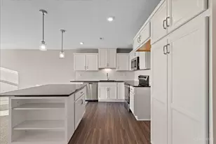 421 Bethpage Way, Turtle Creek Township, OH 45036 - Photo 5