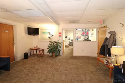 9050 Plainfield Road, Blue Ash, OH 45236 - Photo 5