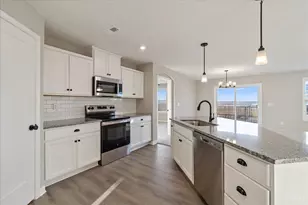 453 Bethpage Way, Turtle Creek Township, OH 45036 - Photo 5