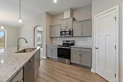 5883 Parkview Lane #90301, Miami Township, OH 45150 - Photo 9