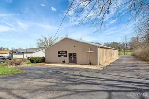 10456 Pippin Rd, Colerain Township, OH 45231 - Photo 3