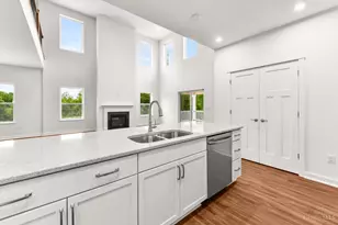 8729 Deer Gln Ct, Miami Township, OH 45002 - Photo 15