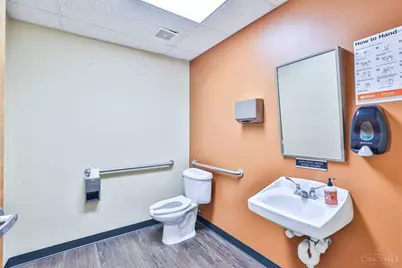 11147 Montgomery Road #200, Symmes Township, OH 45249 - Photo 9