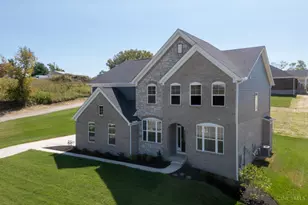 6953 Carlinridge Ln, Green Township, OH 45248 - Photo 3