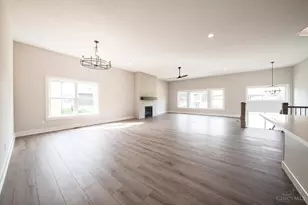 9333 Rochelle Ln, Clearcreek Twp., OH 45458 - Photo 15