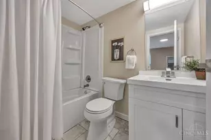 3566 Amberacres Dr, Cincinnati, OH 45237 - Photo 15