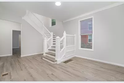 2213 Highland Avenue, Cincinnati, OH 45219 - Photo 3