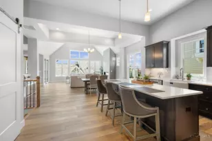 5960 Woodland Ln, Columbia Township, OH 45227 - Photo 3