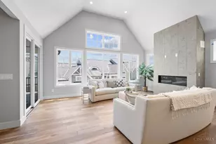 5960 Woodland Ln, Columbia Township, OH 45227 - Photo 13