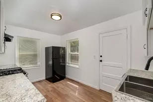 1774 Ashbrook Dr, Cincinnati, OH 45238 - Photo 7