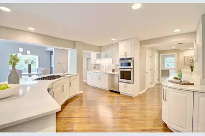 5995 Drake Road, Indian Hill, OH 45243 - Photo 15