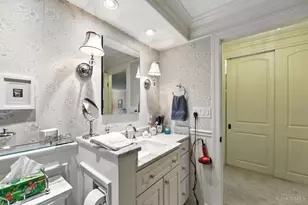 2444 Madison Rd, Cincinnati, OH 45208 - Photo 23