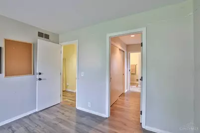 2039 Madison Road, Cincinnati, OH 45208 - Photo 15