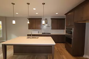 379 Glen Abbey Ln, Hamilton Township, OH 45039 - Photo 7