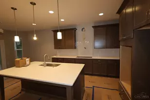 379 Glen Abbey Ln, Hamilton Township, OH 45039 - Photo 11