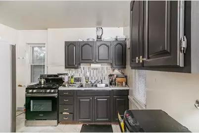 311 Hilton Place, Cincinnati, OH 45219 - Photo 7