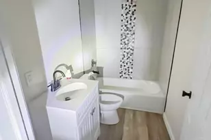 1048 S James Rd, Columbus,  43227 - Photo 17