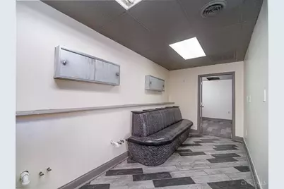 916 Hempstead Drive, Springfield Township, OH 45231 - Photo 5