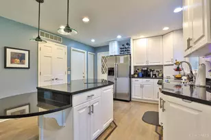 271 Poage Farm Rd, Wyoming, OH 45215 - Photo 17