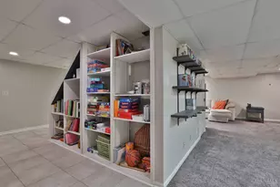 271 Poage Farm Rd, Wyoming, OH 45215 - Photo 45