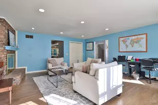 271 Poage Farm Rd, Wyoming, OH 45215 - Photo 9