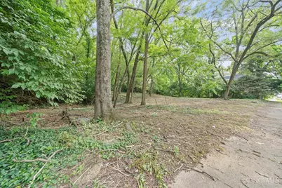 127 Valencia Street, Cincinnati, OH 45219 - Photo 3