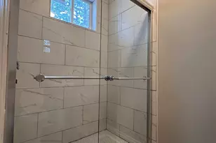 623 Riddle Rd, Cincinnati, OH 45220 - Photo 5