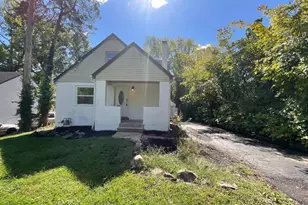 155 Bonham Rd, Wyoming, OH 45215 - Photo 1